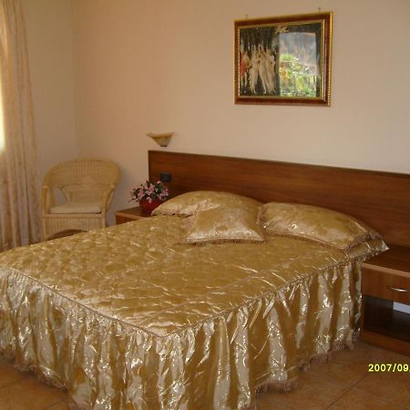 Hotel Ristorante Degli Amici Mongiana Εξωτερικό φωτογραφία