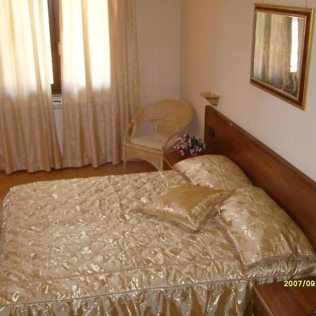 Hotel Ristorante Degli Amici Mongiana Εξωτερικό φωτογραφία