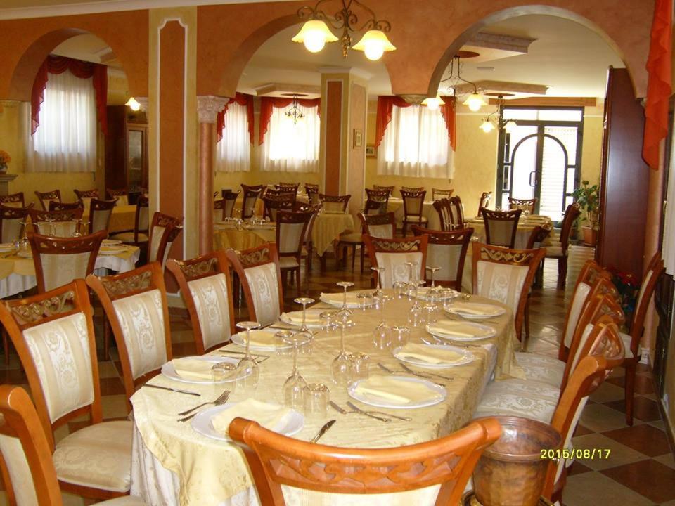 Hotel Ristorante Degli Amici Mongiana Εξωτερικό φωτογραφία